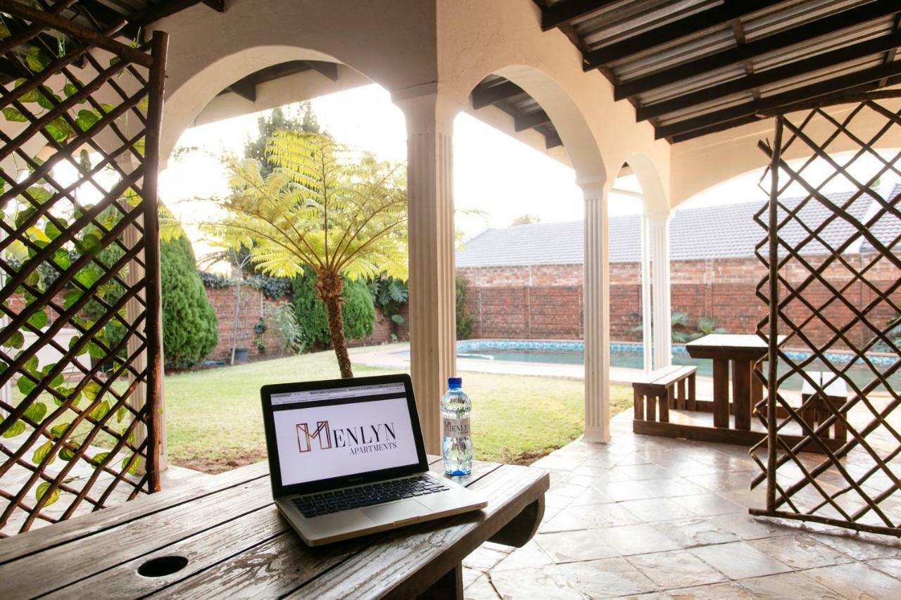 Casa de 200 m² con 1 habitación/es y 2 baño/s de uso privado, en Garsfontein Pretoria-Noord Exterior foto